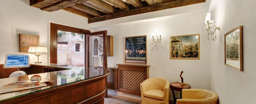 Casa Rezzonico Bed & Breakfast Venice Exterior photo